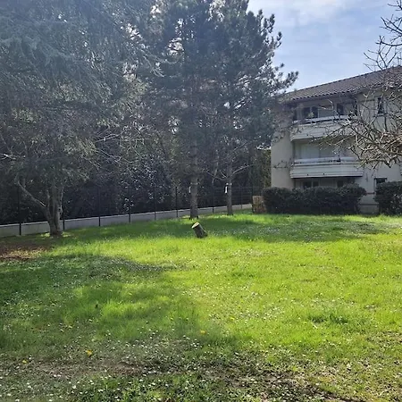 Joli T2 Vue Sur Le Jardin Proche De Toulouse