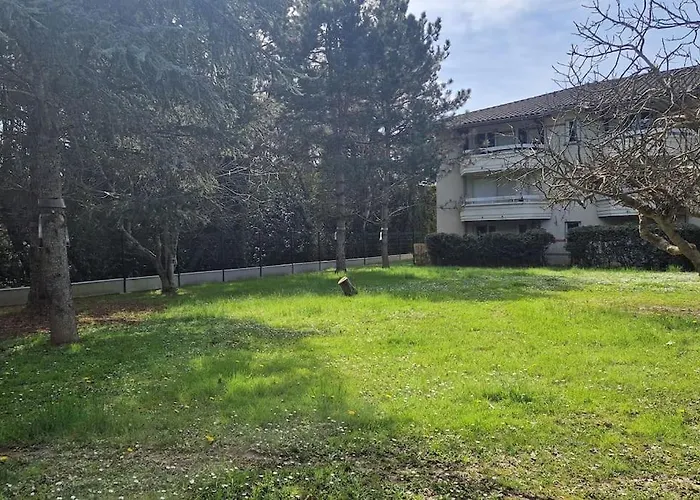 Joli T2 Vue Sur Le Jardin Proche De Toulouse